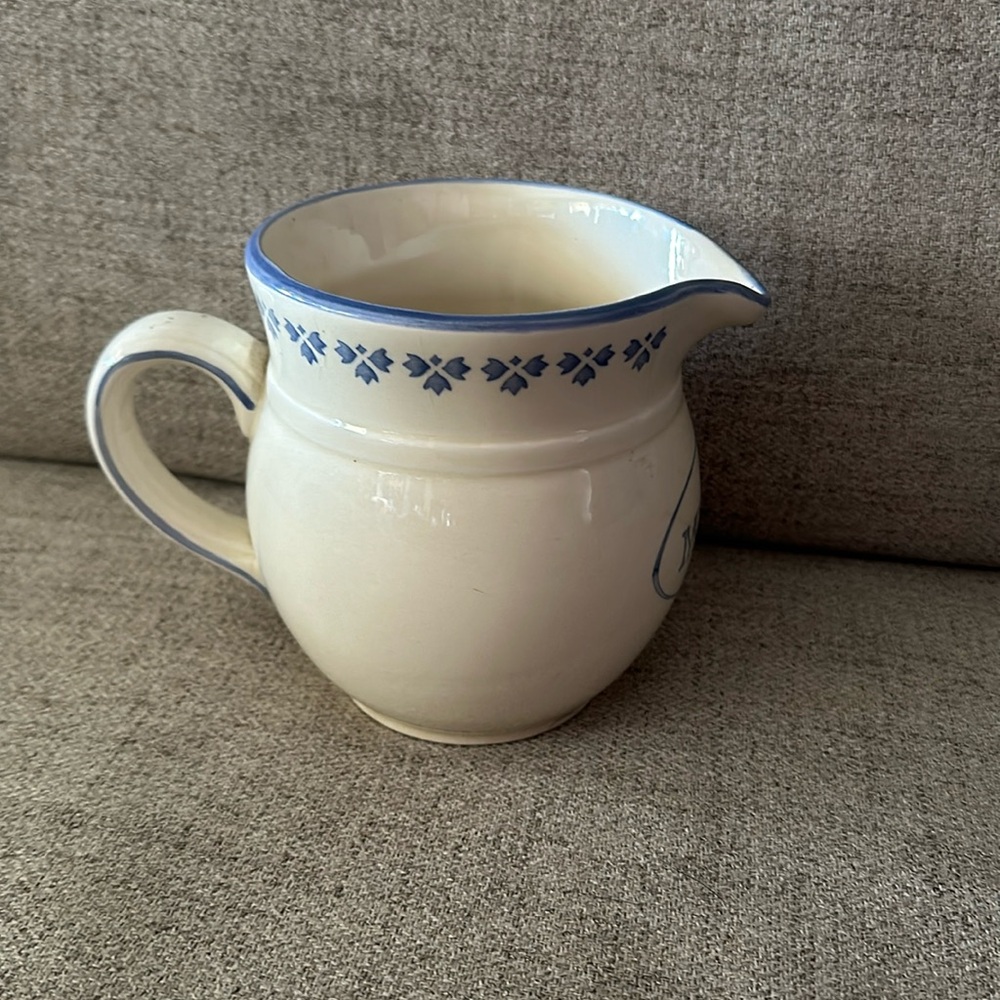 Euc Vintage SMF Schramberg   Käthe 82  hand painted milche (milk) pitcher